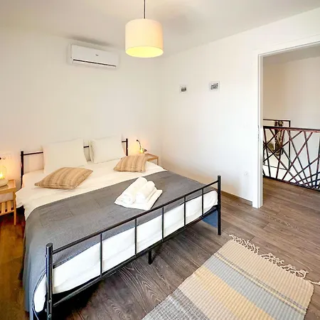 Gaudeo By Interhome *