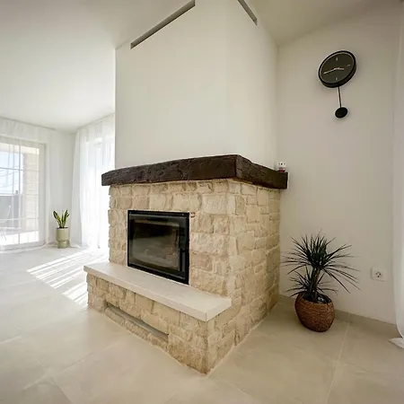 Gaudeo By Interhome *