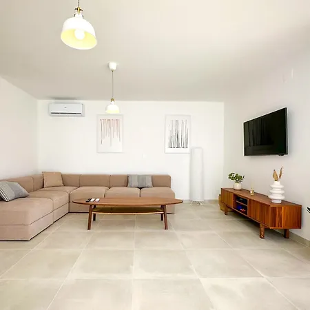 Gaudeo By Interhome *